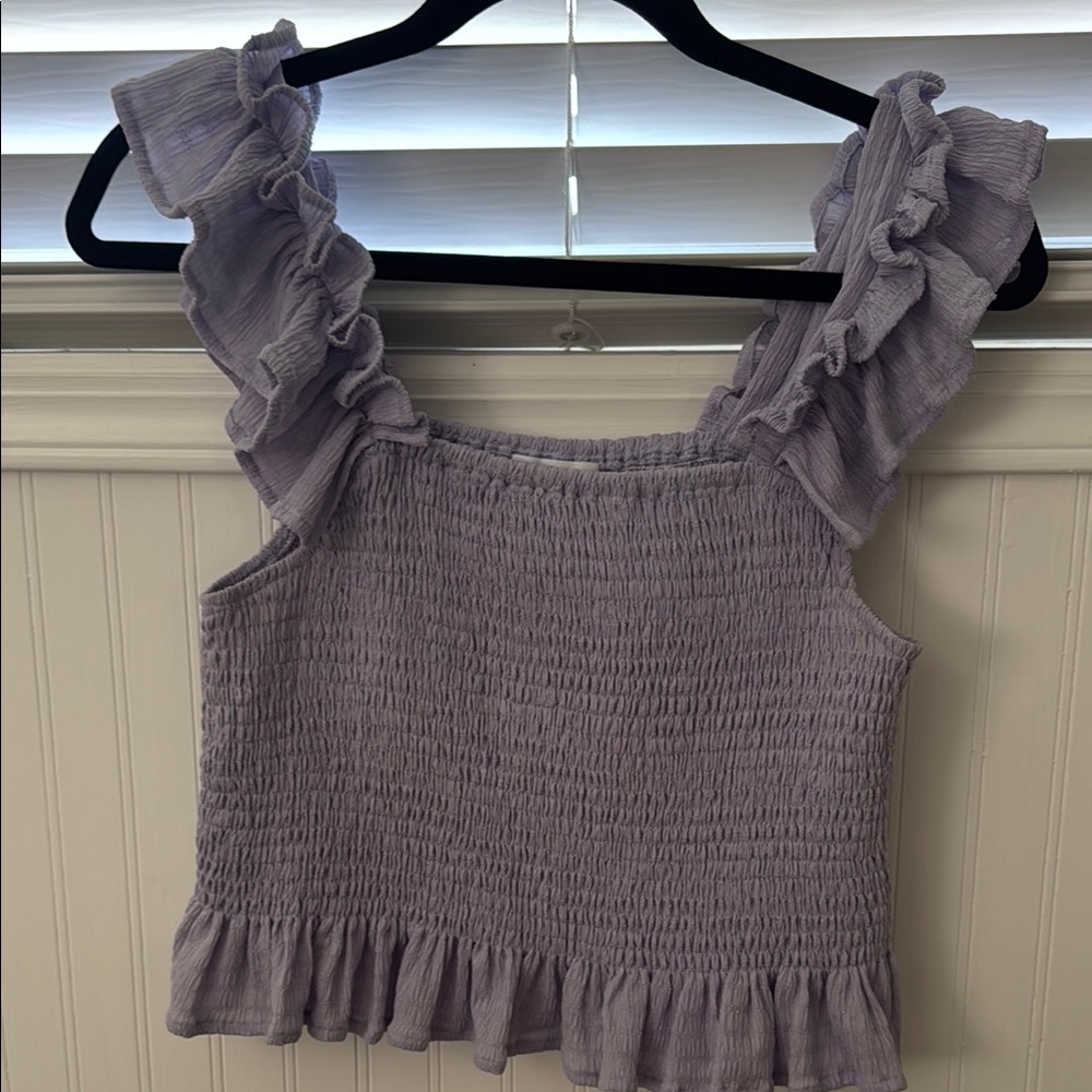 NWOT Vestique Lavender Ruffle Smocked Tank women’s large